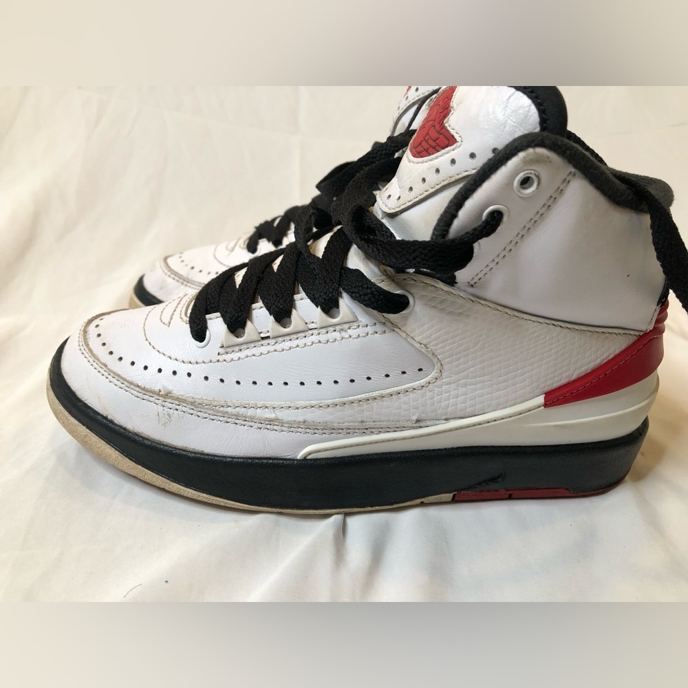 Nike Air Jordan 2 Chicago— Size 4Y USED NO BOX - Picture 13 of 14